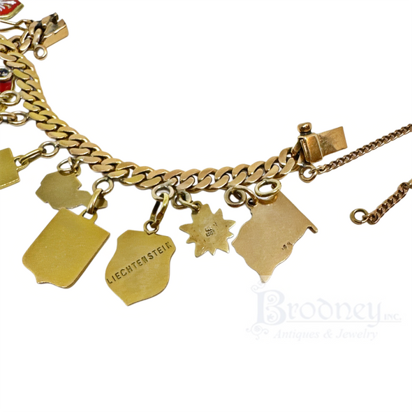 18 Kt Gold Bracelet with 16 Flags and Destinations Charms